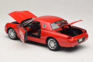 Ford Thunderbird Red Maisto 1:18 31620 Diecast - image 5 of 8