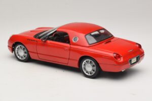 Ford Thunderbird Red Maisto 1:18 31620 Diecast - image 7 of 8