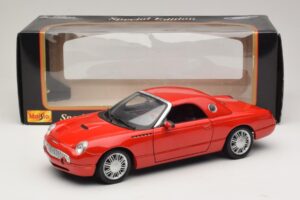 Ford Thunderbird Red Maisto 1:18 31620 Diecast - image 8 of 8