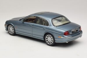 Jaguar S-Type X200 Blue Maisto 1:18 31865 Diecast - image 7 of 8