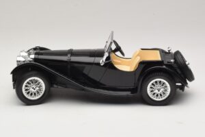 Jaguar SS100 Roadster Black Bburago 1:18 3006-M3 Diecast - image 3 of 6