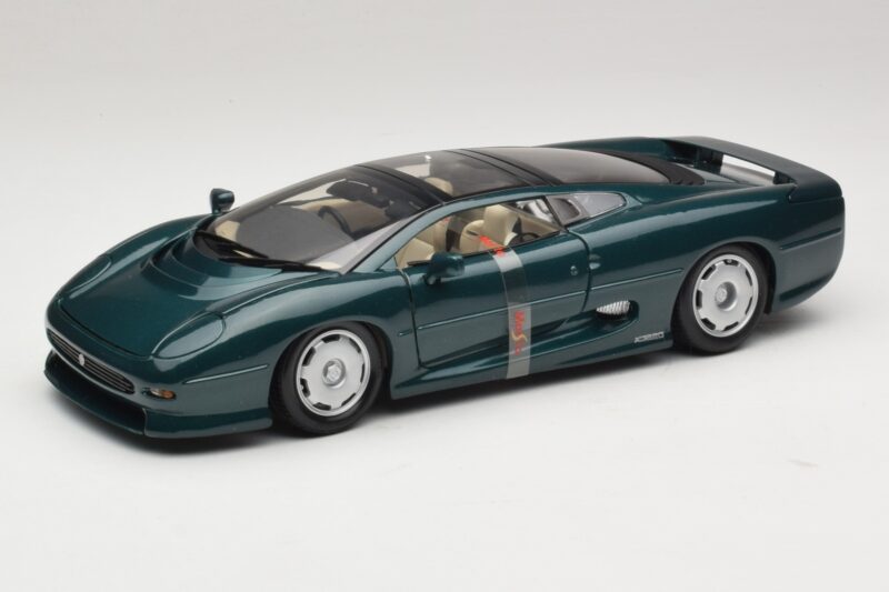 Jaguar XJ220 Green Metallic Maisto 1:18 31807 Diecast