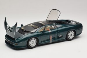Jaguar XJ220 Green Metallic Maisto 1:18 31807 Diecast - image 2 of 8