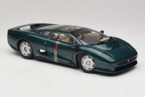 Jaguar XJ220 Green Metallic Maisto 1:18 31807 Diecast - image 6 of 8