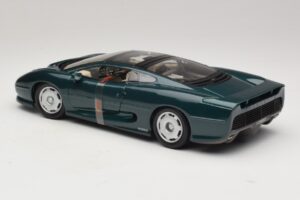 Jaguar XJ220 Green Metallic Maisto 1:18 31807 Diecast - image 7 of 8