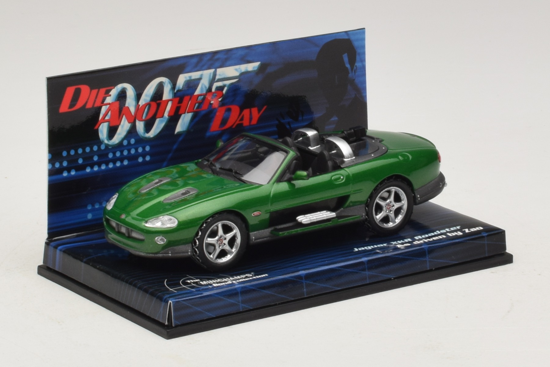 Minichamps Jaguar XKR Roadster 1:43 Die Another Day