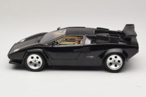Lamborghini Countach 5000 Quattrovalvole Black Bburago 1:18 3337 Diecast - image 4 of 8