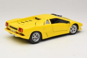 Lamborghini Diablo Yellow Maisto 1:18 32803 Diecast - image 3 of 8