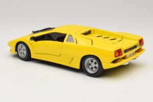 Lamborghini Diablo Yellow Maisto 1:18 32803 Diecast - image 7 of 8