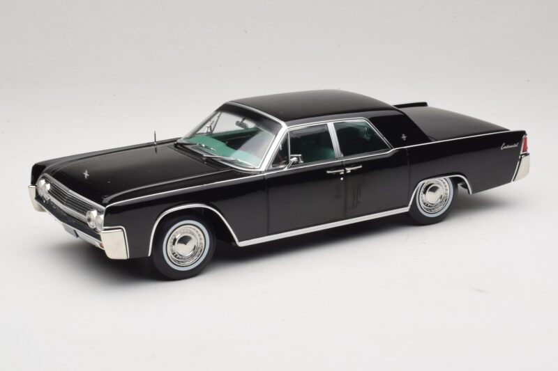 Lincoln Continental Black KK-Scale 1:18 Lincoln Continental Black KK-Scale 1:18 KKDC181483 Diecast