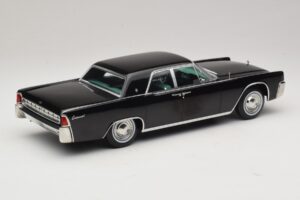 Lincoln Continental Black KK-Scale 1:18 KKDC181483 Diecast - image 2 of 6