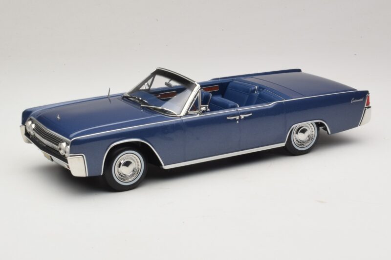 Lincoln Continental Convertible Blue Metallic The Lincoln Lawyer KK-Scale 1:18 KKDC181522 Diecast