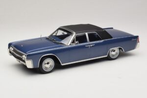 Lincoln Continental Convertible Blue Metallic The Lincoln Lawyer KK-Scale 1:18 KKDC181522 Diecast - image 2 of 7