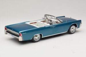 Lincoln Continental Convertible Turquoise Metallic KK-Scale 1:18 KKDC181524 Diecast - image 3 of 7