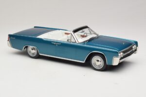 Lincoln Continental Convertible Turquoise Metallic KK-Scale 1:18 KKDC181524 Diecast - image 5 of 7