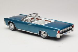 Lincoln Continental Convertible Turquoise Metallic KK-Scale 1:18 KKDC181524 Diecast - image 6 of 7