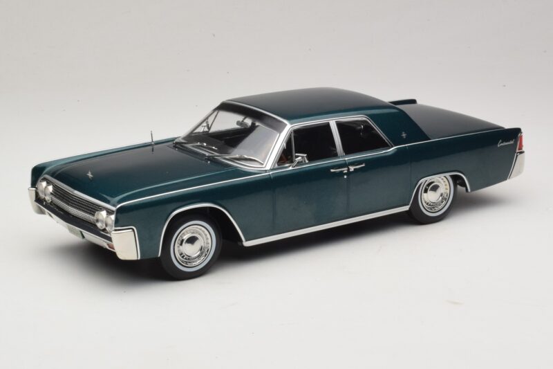 Lincoln Continental Dark Green Metallic Matrix Reloaded & Revolutions KK-Scale 1:18 Lincoln Continental Dark Green Metallic Matrix Reloaded & Revolutions KK-Scale 1:18 KKDC181481 Diecast