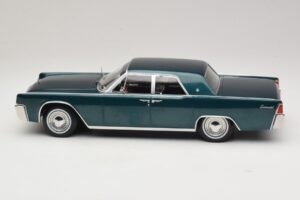 Lincoln Continental Dark Green Metallic Matrix Reloaded & Revolutions KK-Scale 1:18 KKDC181481 Diecast - image 3 of 6