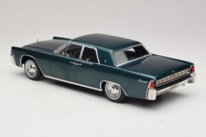 Lincoln Continental Dark Green Metallic Matrix Reloaded & Revolutions KK-Scale 1:18 KKDC181481 Diecast - image 5 of 6