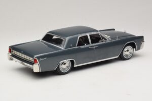 Lincoln Continental Grey Metallic Marnie KK-Scale 1:18 KKDC181482 Diecast - image 2 of 6