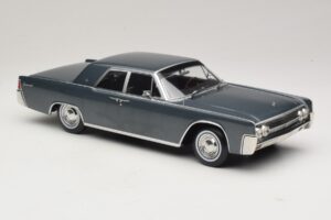 Lincoln Continental Grey Metallic Marnie KK-Scale 1:18 KKDC181482 Diecast - image 4 of 6