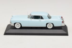 Lincoln Continental Mark II Light Blue Minichamps 1:43 400082304 Diecast