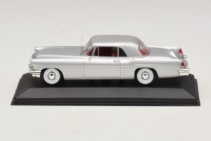 Lincoln Continental Mark II Silver Minichamps 1:43 400082301 Diecast
