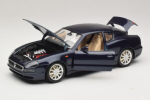 Maserati 3200 GT Blue Bburago 1:18 3371-P1 Diecast - image 2 of 8