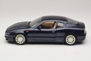 Maserati 3200 GT Blue Bburago 1:18 3371-P1 Diecast - image 4 of 8