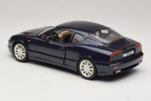 Maserati 3200 GT Blue Bburago 1:18 3371-P1 Diecast - image 7 of 8