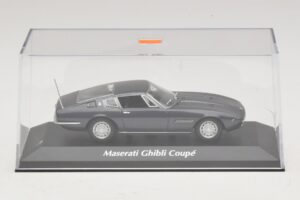 Maserati Ghibli Brown Metallic Maxichamps 1:43 940123320 Diecast - image 4 of 5