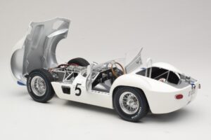 Maserati Tipo 61 #5 Camoradi S. Moss / D. Gurney 1000km Nurburgring Winner 1960 Minichamps 1:12 120601205 Diecast - image 5 of 8
