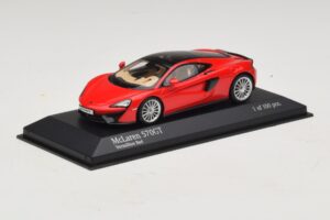 McLaren 570GT Vermillion Red Minichamps 1:43 537154522 Diecast - image 2 of 5
