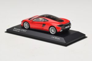 McLaren 570GT Vermillion Red Minichamps 1:43 537154522 Diecast - image 3 of 5