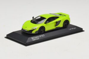 McLaren 675LT Napier Green Minichamps 1:43 537154422 Diecast - image 2 of 5