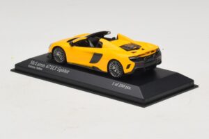 McLaren 675LT Spider Volcano Yellow Minichamps 1:43 537154430 Diecast - image 3 of 5
