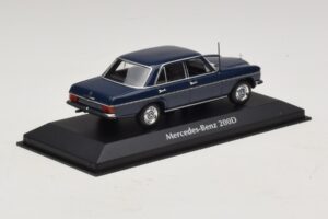 Mercedes 200D W115 Blue Maxichamps 1:43 940034000 Diecast - image 2 of 5