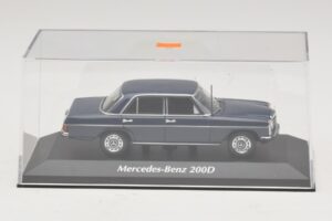 Mercedes 200D W115 Blue Maxichamps 1:43 940034000 Diecast - image 4 of 5