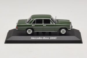 Mercedes 200D W115 Dark Green Maxichamps 1:43 940034001 Diecast