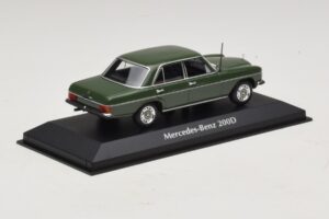 Mercedes 200D W115 Dark Green Maxichamps 1:43 940034001 Diecast - image 2 of 5
