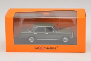 Mercedes 200D W115 Dark Green Maxichamps 1:43 940034001 Diecast - image 5 of 5
