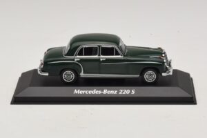 Mercedes 220 S W180 Dark Green Maxichamps 1:43 940033001 Diecast