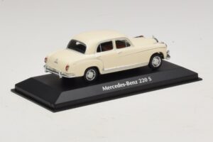 Mercedes 220 S W180 White Maxichamps 1:43 940033000 Diecast - image 2 of 5