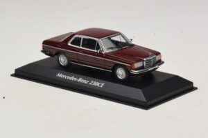 Mercedes 230 CE C123 Red Maxichamps 1:43 940032221 Diecast - image 3 of 5