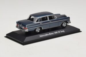 Mercedes 300 SE W112 Lang Blue Metallic Maxichamps 1:43 940035200 Diecast - image 2 of 5