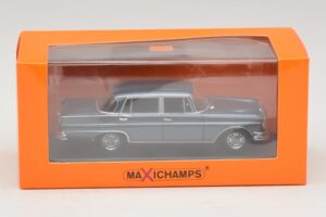 Mercedes 300 SE W112 Lang Blue Metallic Maxichamps 1:43 940035200 Diecast - image 5 of 5