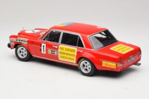 Mercedes 300 SEL 6.8 #1 H. Heyer / Betzler 24 Hours of Nurburgring 1972 Minichamps 1:18 155723401 Diecast - image 5 of 6