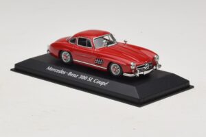 Mercedes 300 SL W198 Red Maxichamps 1:43 940039001 Diecast - image 3 of 5