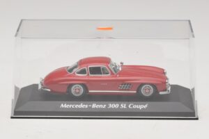 Mercedes 300 SL W198 Red Maxichamps 1:43 940039001 Diecast - image 4 of 5