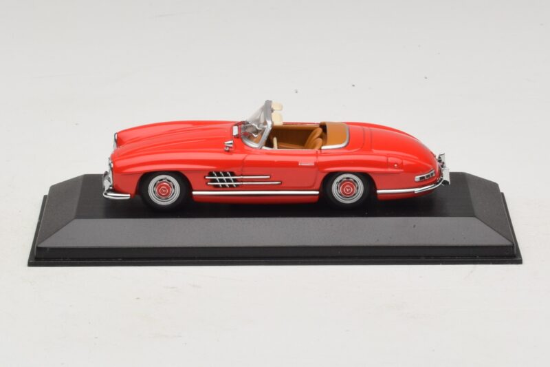 Mercedes 300 SL W198 Red With Brown Interior Minichamps 1:43 MB009 Diecast